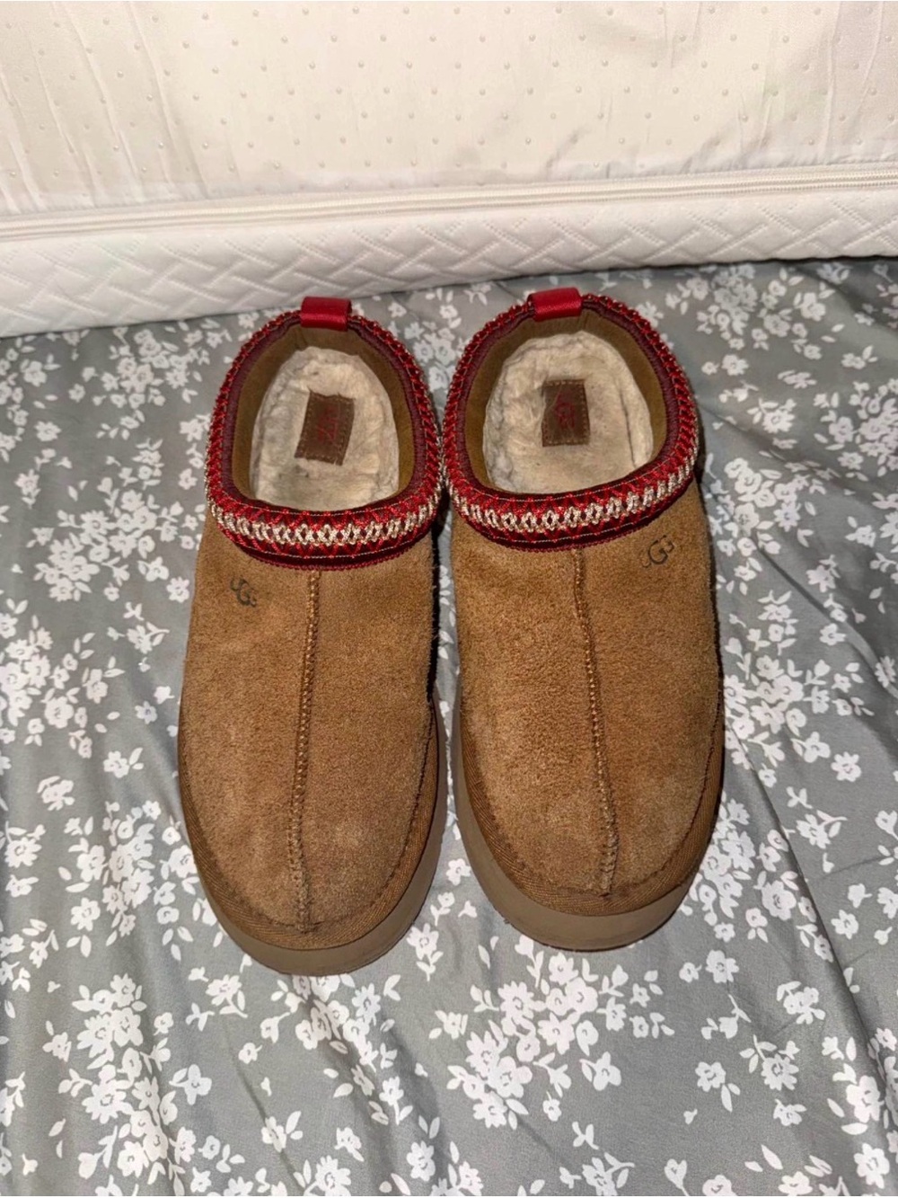 UGG women’s Tasman platform Suede Slip-On Slippers - Chestnut with Red Trim